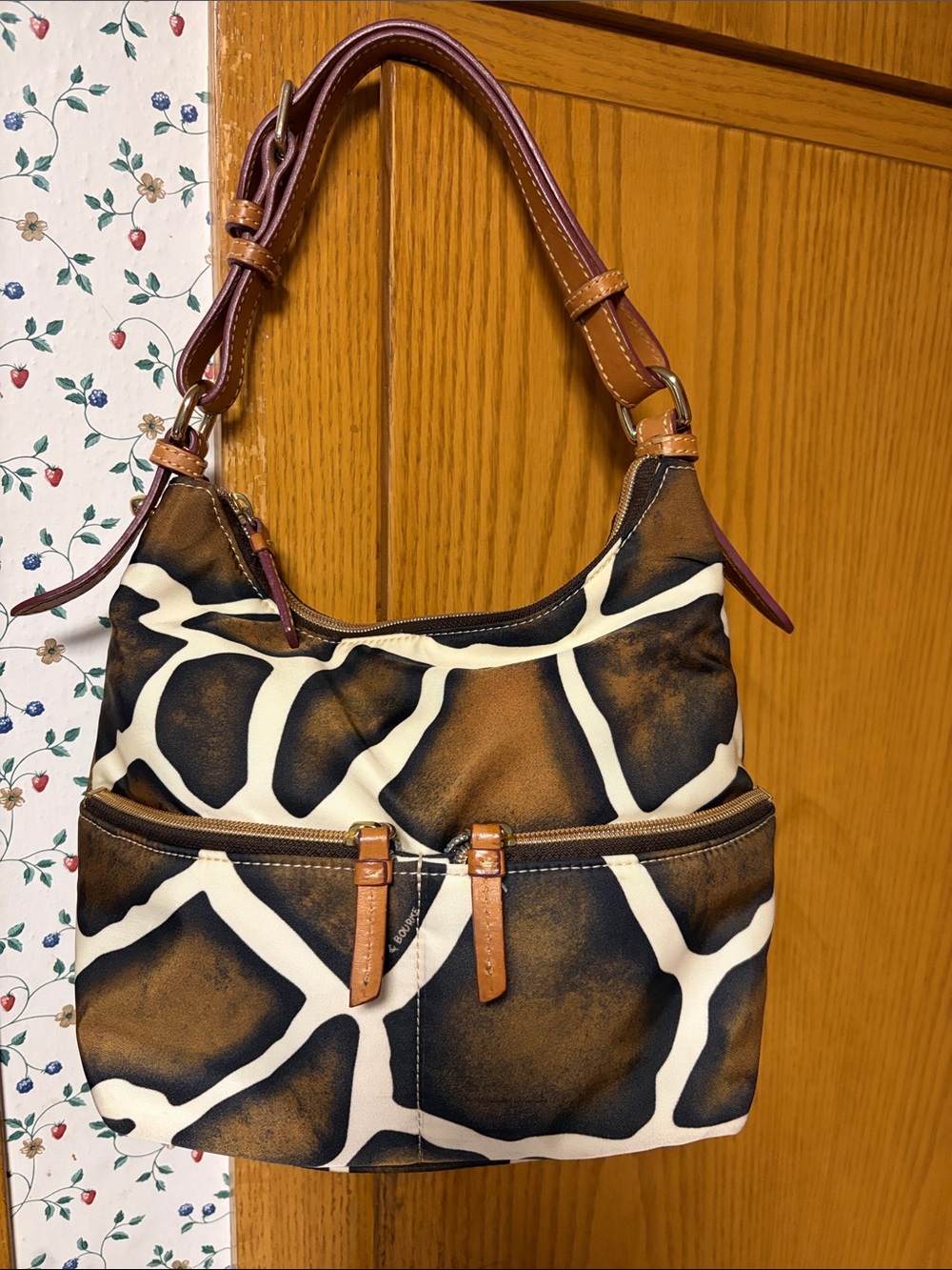 Dooney & Bourke Giraffe Print Brown & Cream Fabric Shoulder Bag Vintage EUC 10”L